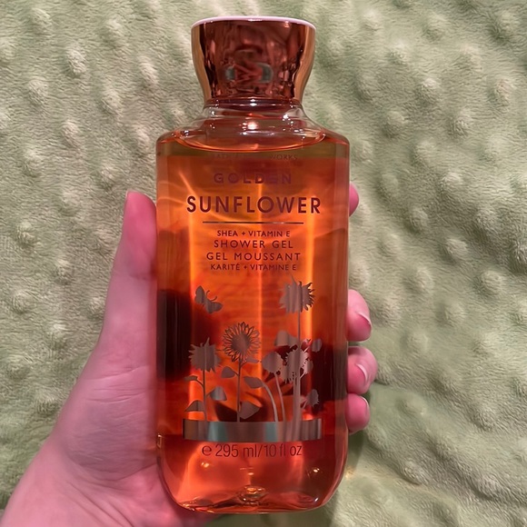 New Bath and Body Works Shower Gel - Golden Sunflower - Picture 1 of 4